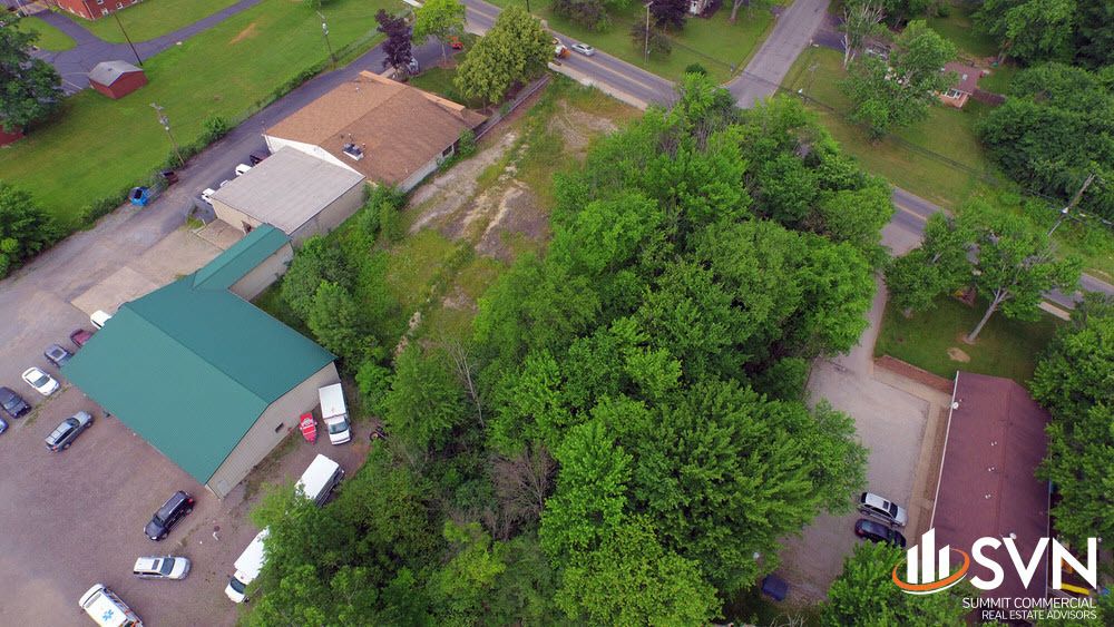 1477 North Road SE, Niles, OH 44446